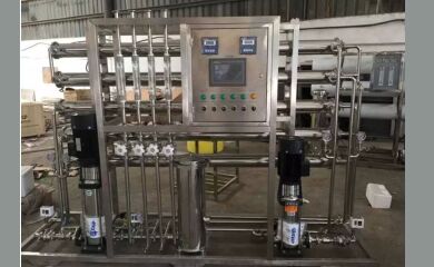       宏森環(huán)保所生產(chǎn)的設(shè)備經(jīng)過廠家專業(yè)的設(shè)計(jì)生產(chǎn)可以長期穩(wěn)定的提供純化水，可滿足藥廠、醫(yī)院純化水制取、輸液制取的要求。宏森環(huán)保純化水系統(tǒng)可用于醫(yī)療器械、醫(yī)藥制劑、體外診斷試劑、制藥用水、血液凈化、血液透析、大輸液、生化制品用水、醫(yī)用無菌水、口服液用水、消毒室、醫(yī)院供應(yīng)室、中央供水等。